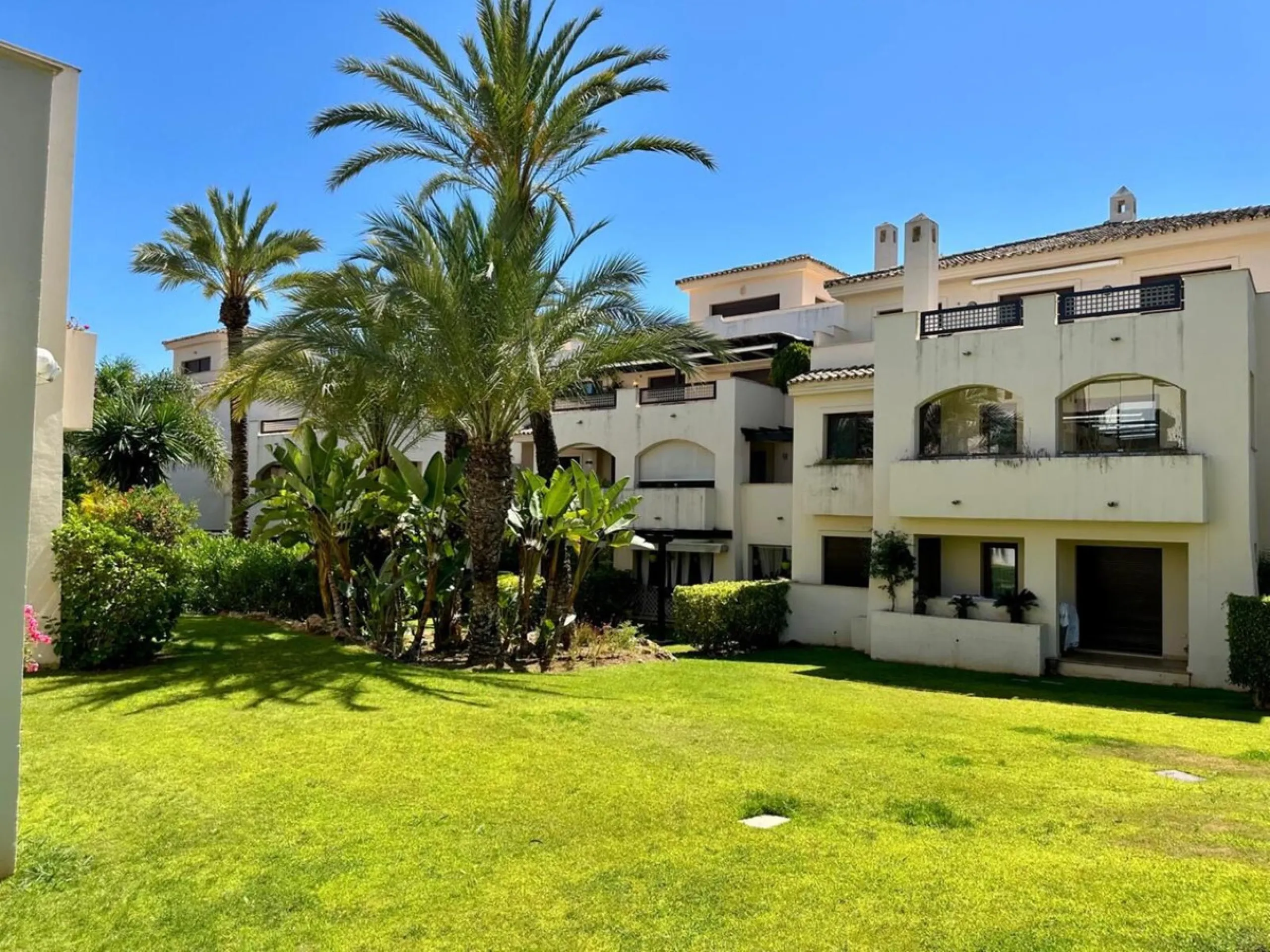 Apartment - Penthouse Duplex в продаже в Marbella, Málaga. В доме 3 спален и 3 ванных комнат. Площадь дома 160 м²