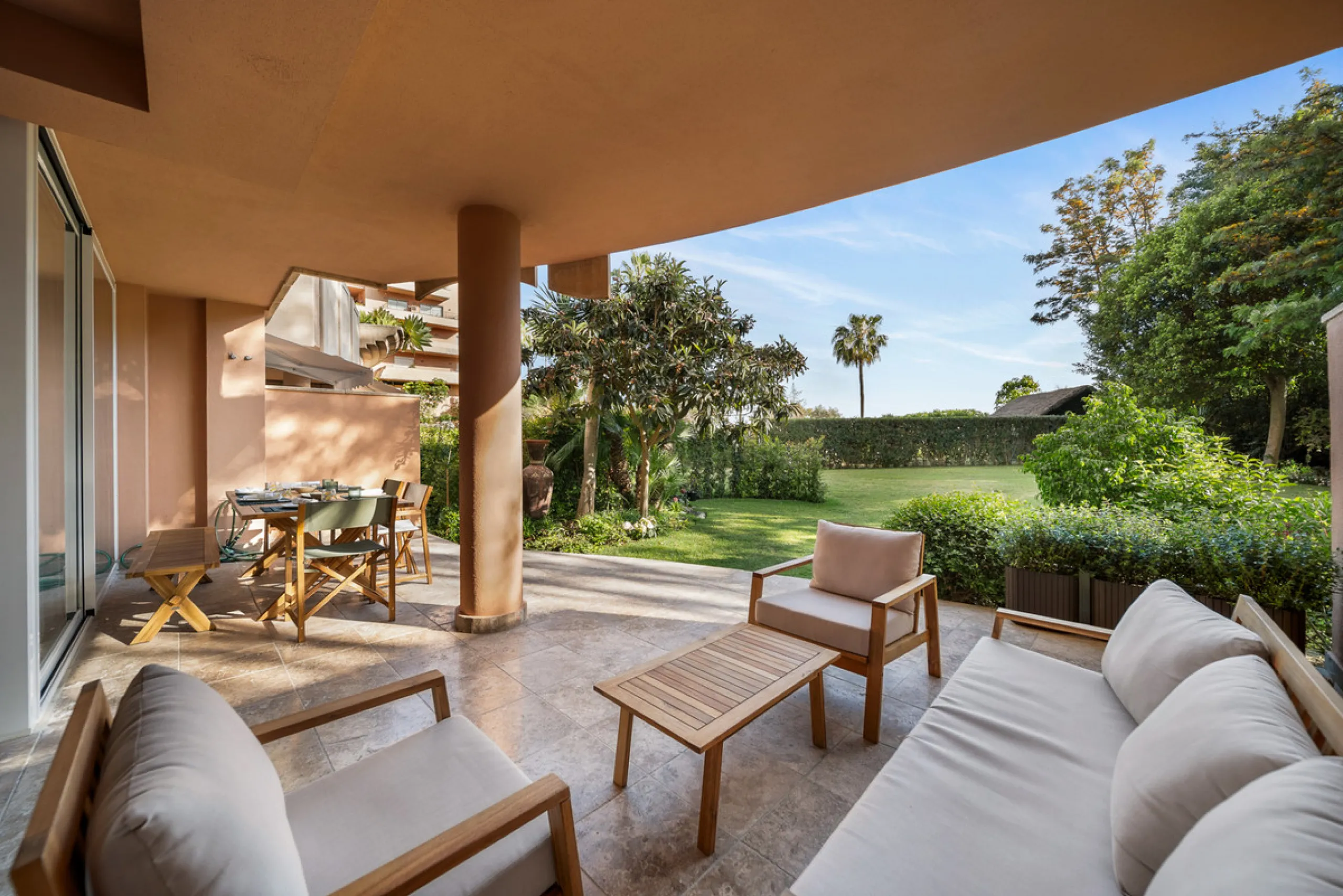 Apartment - Ground Floor Apartment в продаже в Marbella, Málaga. В доме 3 спален и 2 ванных комнат. Площадь дома 162 м²