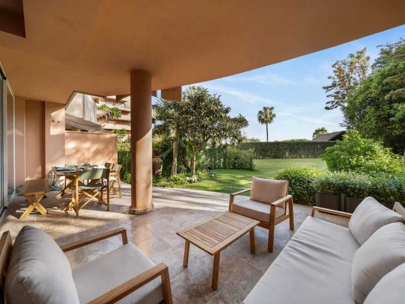 Apartment - Ground Floor Apartment в продаже в Marbella, Málaga. В доме 3 спален и 2 ванных комнат. Площадь дома 162 м²