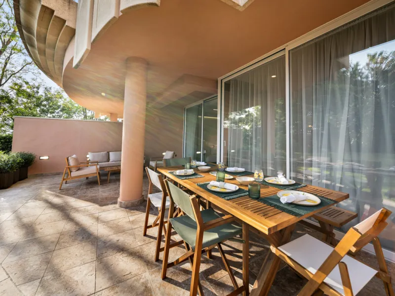 Apartment - Ground Floor Apartment в продаже в Marbella, Málaga. В доме 3 спален и 2 ванных комнат. Площадь дома 162 м²