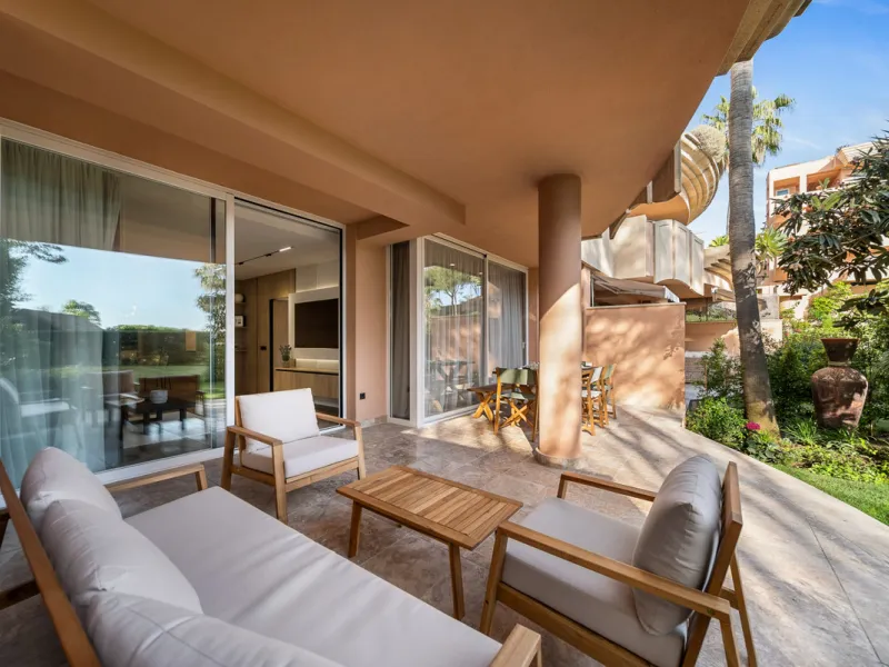 Apartment - Ground Floor Apartment в продаже в Marbella, Málaga. В доме 3 спален и 2 ванных комнат. Площадь дома 162 м²