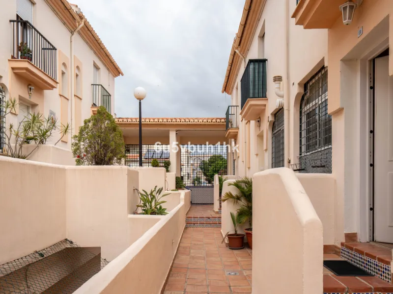 House - Townhouse в продаже в Mijas, Málaga. В доме 2 спален и 1 ванных комнат. Площадь дома 90 м²