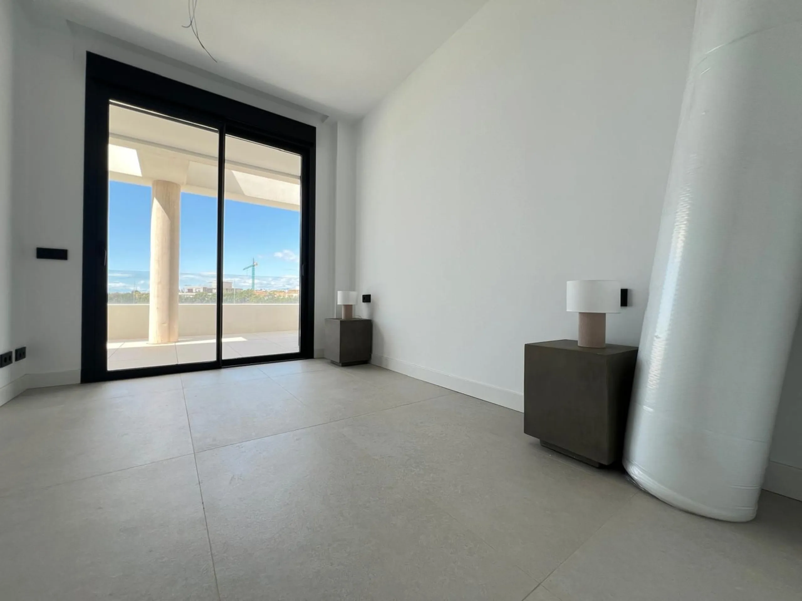 Apartment - Middle Floor Apartment в продаже в Marbella, Málaga. В доме 2 спален и 2 ванных комнат. Площадь дома 85 м²