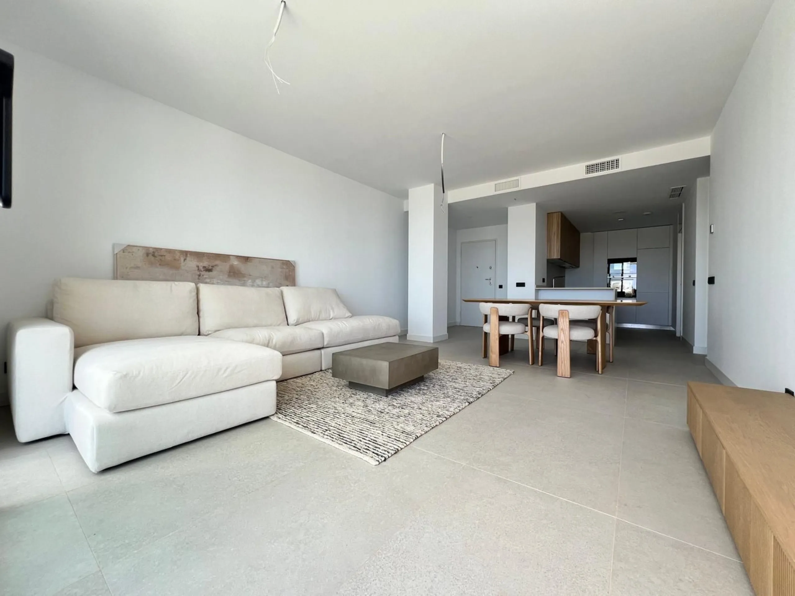 Apartment - Middle Floor Apartment в продаже в Marbella, Málaga. В доме 2 спален и 2 ванных комнат. Площадь дома 85 м²
