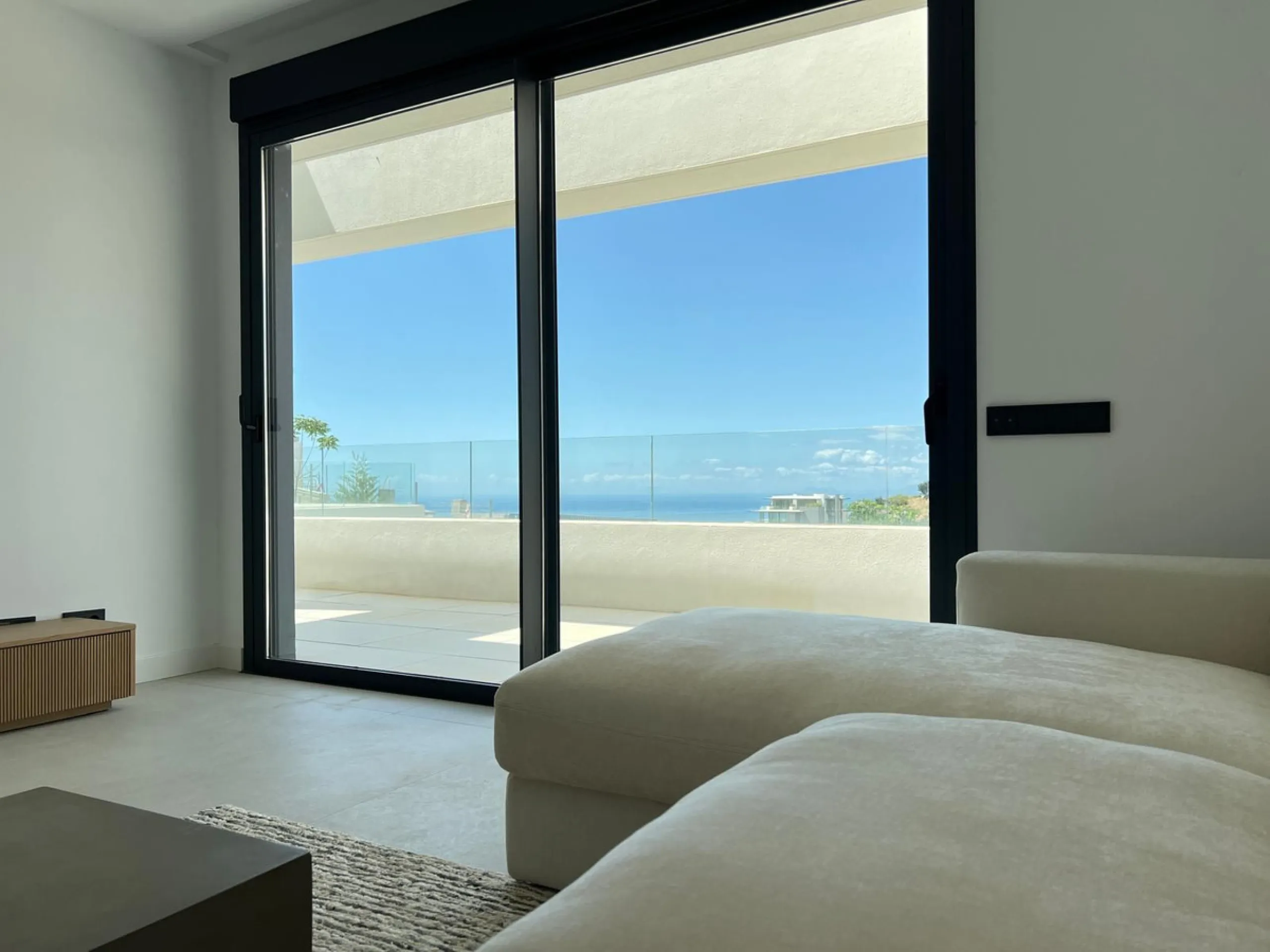 Apartment - Middle Floor Apartment в продаже в Marbella, Málaga. В доме 2 спален и 2 ванных комнат. Площадь дома 85 м²