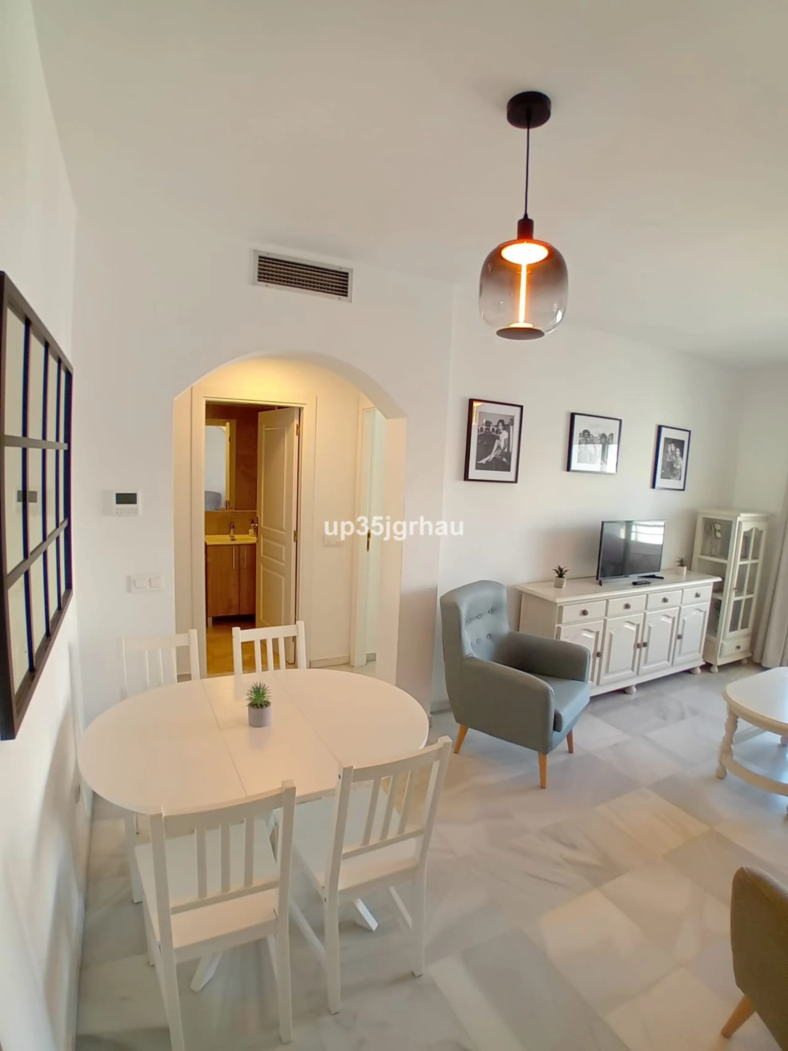 Two-bedroom apartment just 50 meters from the beach in a prime beachfront building in the heart of Estepona, on the new Estepona promenade.