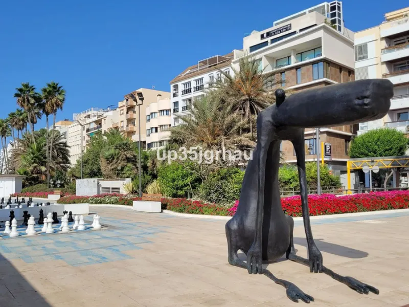 Two-bedroom apartment just 50 meters from the beach in a prime beachfront building in the heart of Estepona, on the new Estepona promenade.