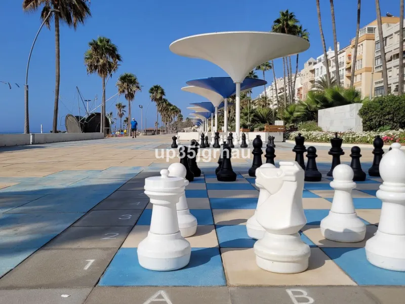Two-bedroom apartment just 50 meters from the beach in a prime beachfront building in the heart of Estepona, on the new Estepona promenade.