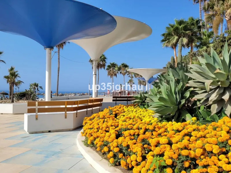 Two-bedroom apartment just 50 meters from the beach in a prime beachfront building in the heart of Estepona, on the new Estepona promenade.
