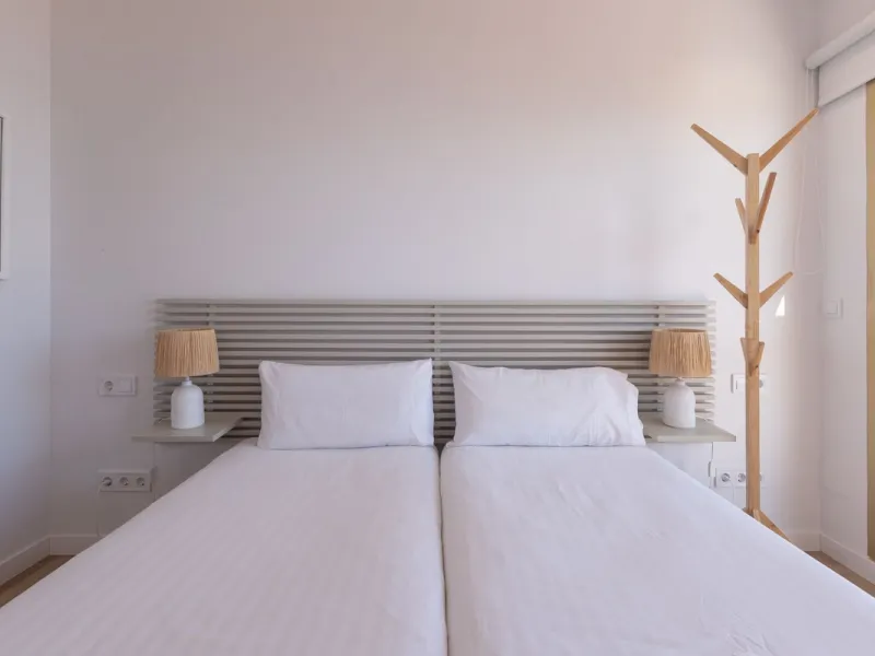 Spectacular beachfront penthouse with panoramic sea views.Two bedrooms, two bathrooms, and a living room, all opening onto a terrace with wonderful, endless sea views. The fully equipped kitchen is integrated into the living room. It has an elevator that 