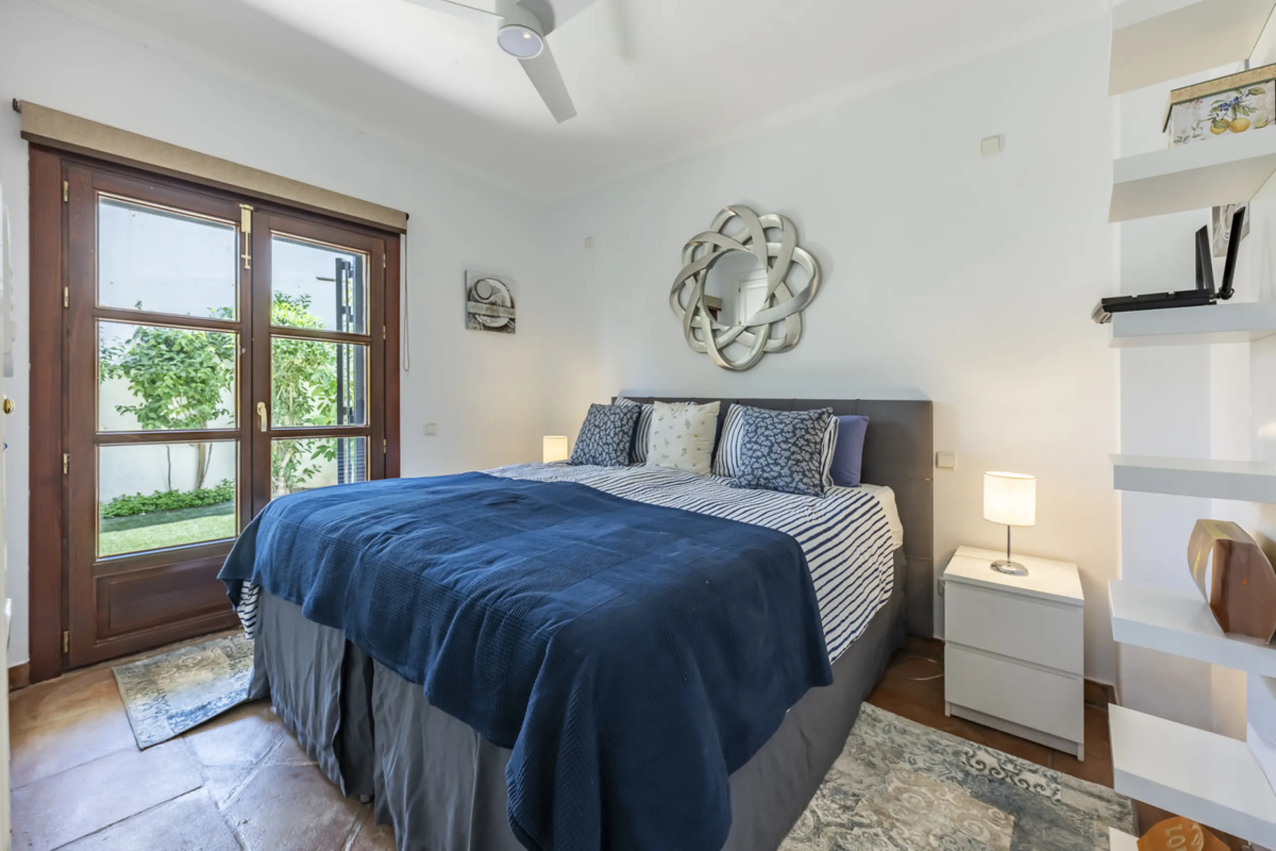House - Townhouse в продаже в Benahavís, Málaga. В доме 4 спален и 4 ванных комнат. Площадь дома 227 м². Площадь участка 40 м²