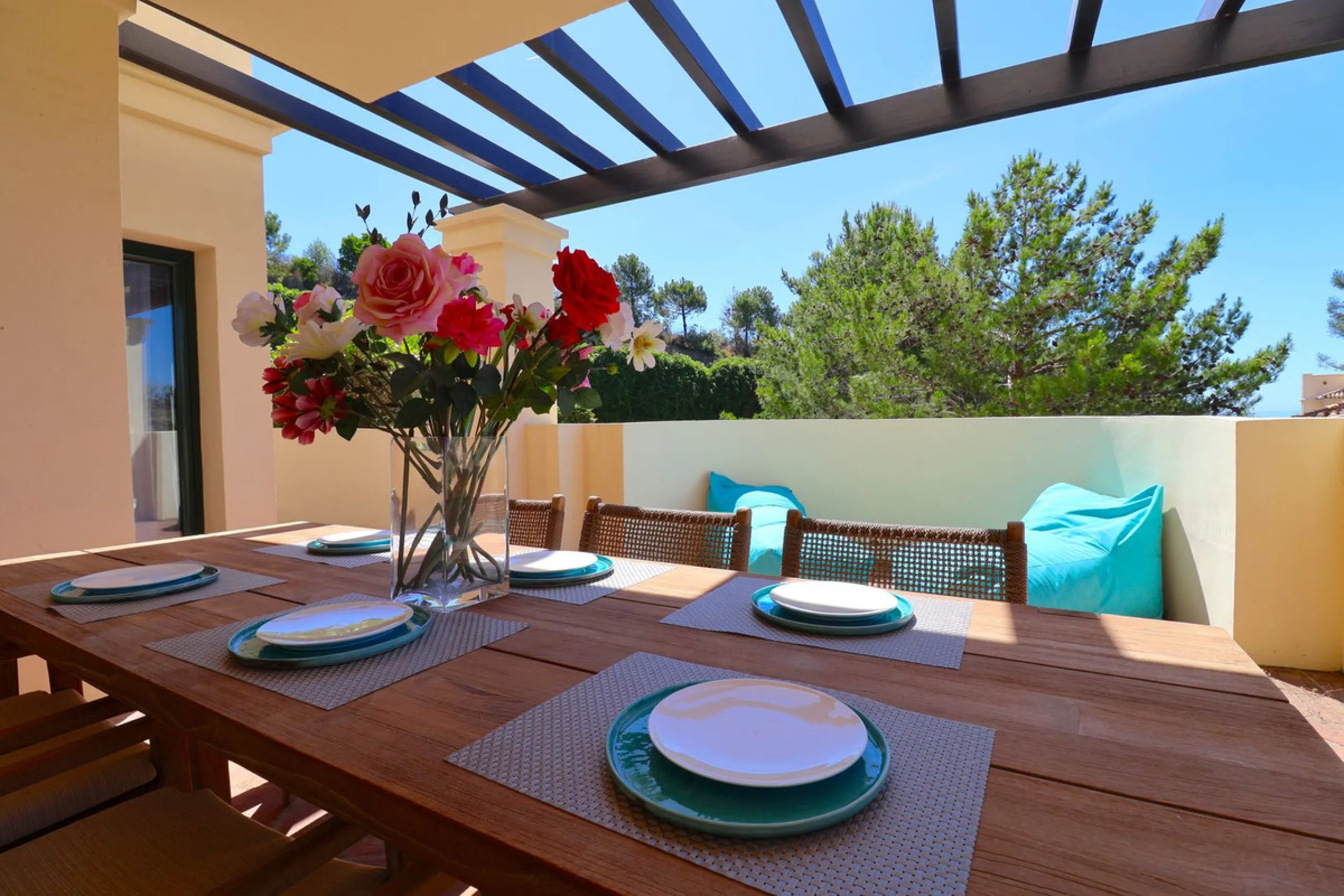 Apartment - Middle Floor Apartment в продаже в Benahavís, Málaga. В доме 2 спален и 2 ванных комнат. Площадь дома 112 м²