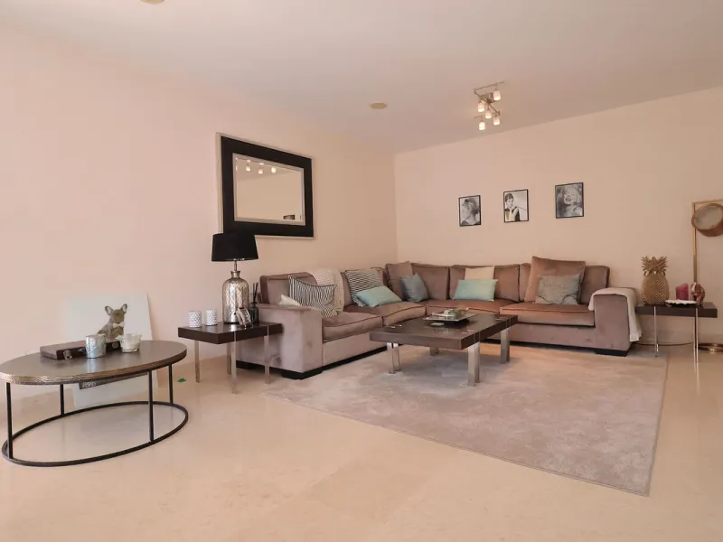Apartment - Middle Floor Apartment в продаже в Benahavís, Málaga. В доме 2 спален и 2 ванных комнат. Площадь дома 112 м²