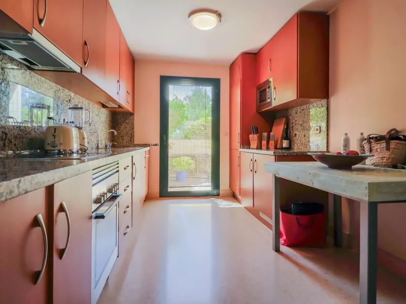 Apartment - Middle Floor Apartment в продаже в Benahavís, Málaga. В доме 2 спален и 2 ванных комнат. Площадь дома 112 м²