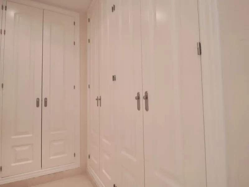 Apartment - Middle Floor Apartment в продаже в Benahavís, Málaga. В доме 2 спален и 2 ванных комнат. Площадь дома 112 м²
