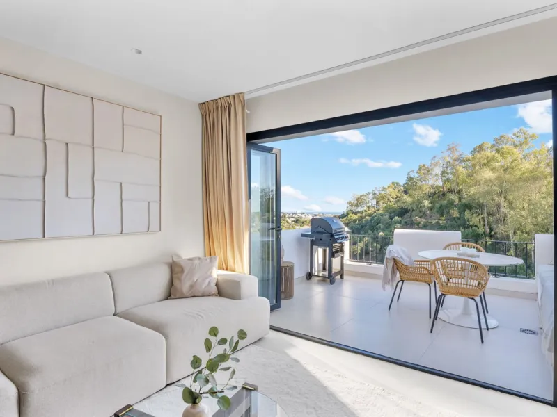 Welcome to this exquisite sea view apartment for sale in Puerto de los Almendros, Benahavís.