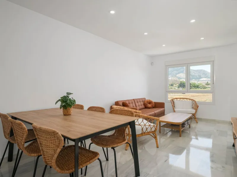 Apartment - Penthouse в продаже в Fuengirola, Málaga. В доме 3 спален и 2 ванных комнат. Площадь дома 90 м²
