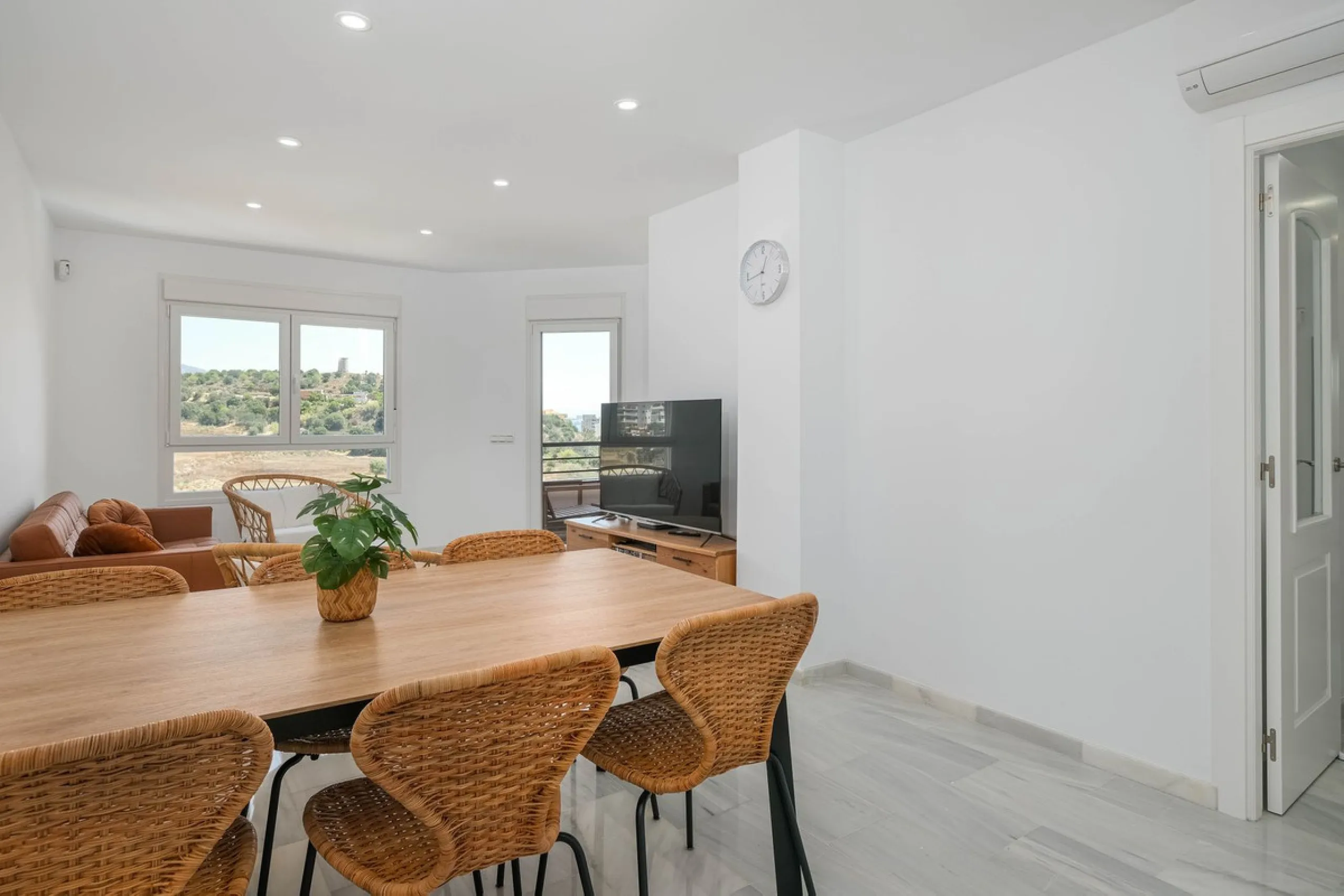 Dream Penthouse with Sea and Mountain Views – Ready to Move In!