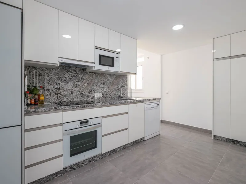 Dream Penthouse with Sea and Mountain Views – Ready to Move In!