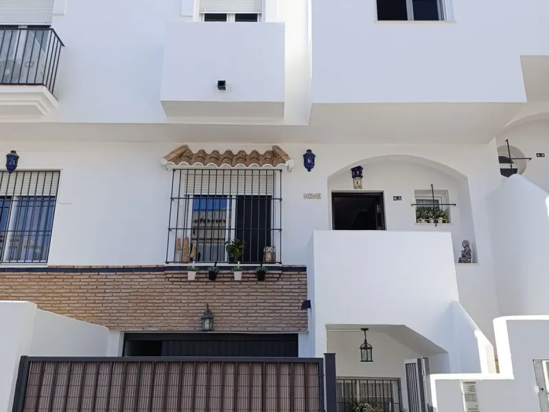 Beautiful townhouse, ideal for those seeking comfort, style, and an unbeatable location..
