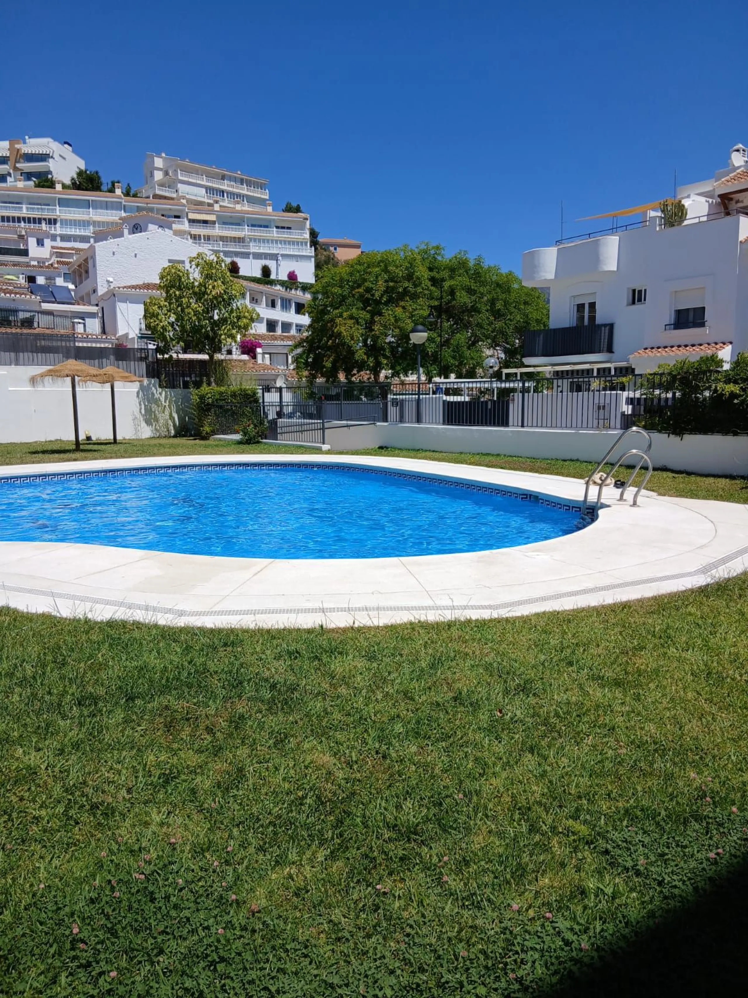 Beautiful townhouse, ideal for those seeking comfort, style, and an unbeatable location..