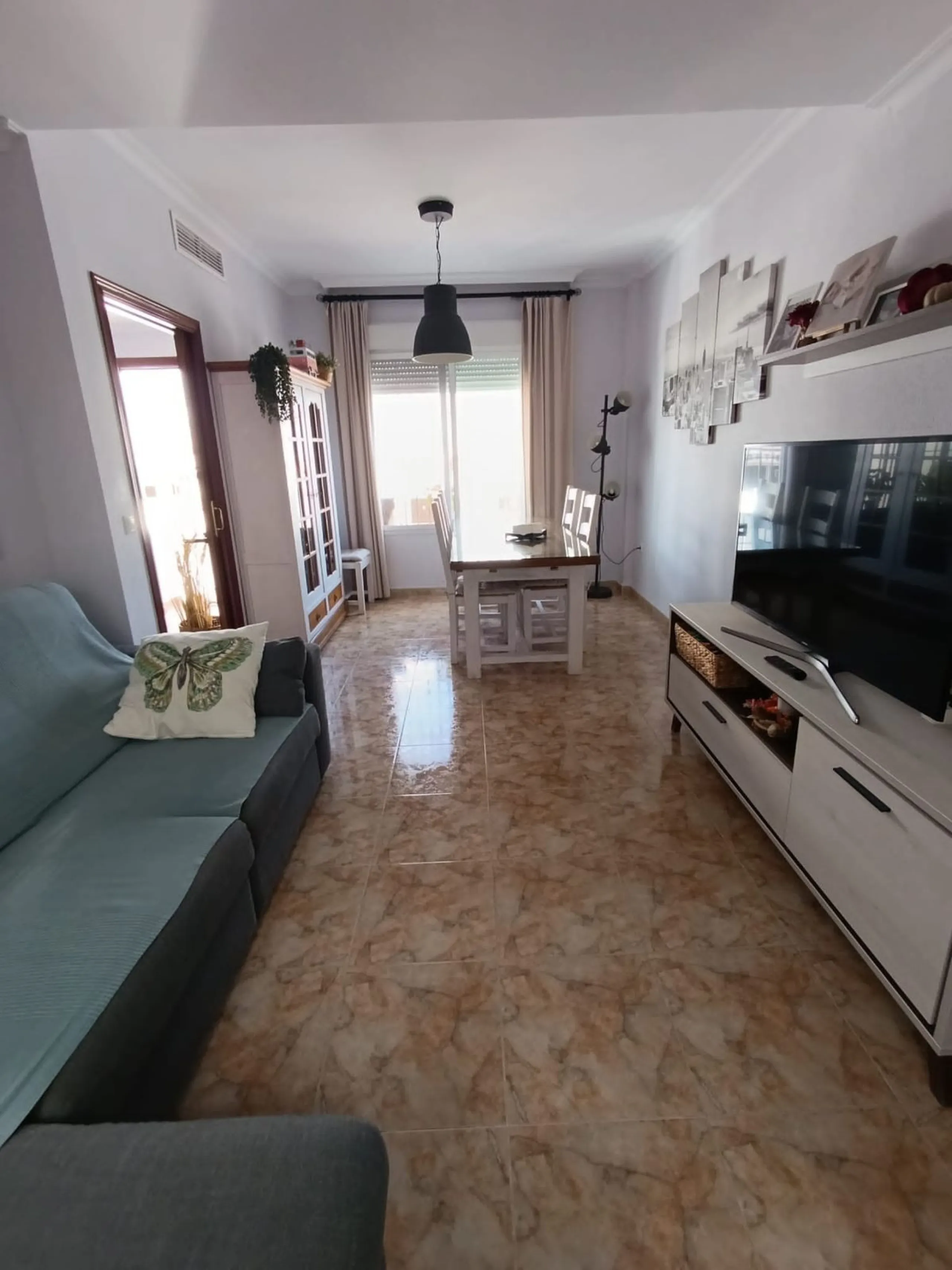 Beautiful townhouse, ideal for those seeking comfort, style, and an unbeatable location..