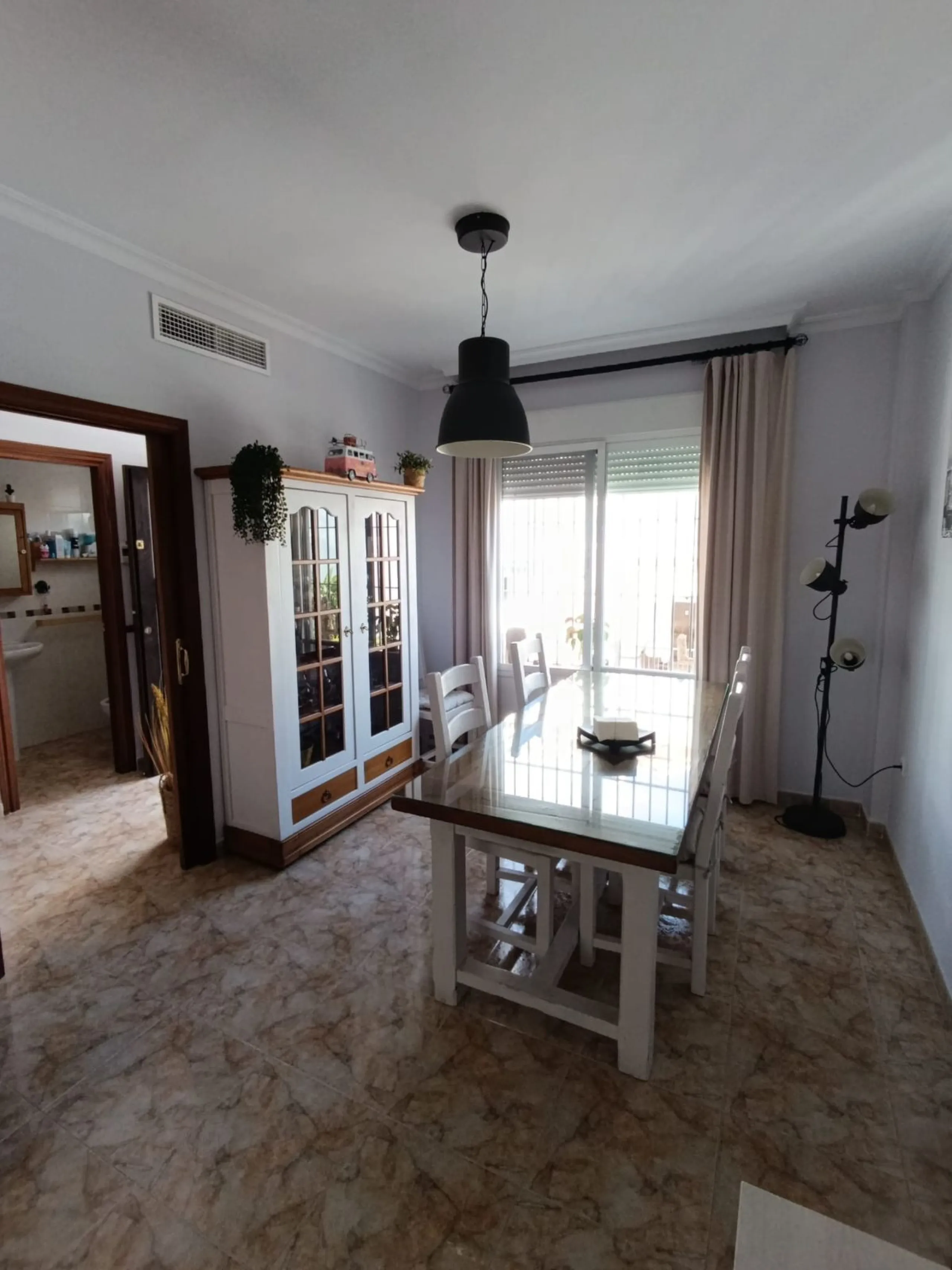 Beautiful townhouse, ideal for those seeking comfort, style, and an unbeatable location..
