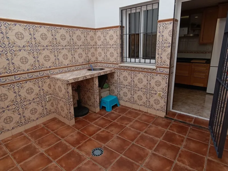 Beautiful townhouse, ideal for those seeking comfort, style, and an unbeatable location..