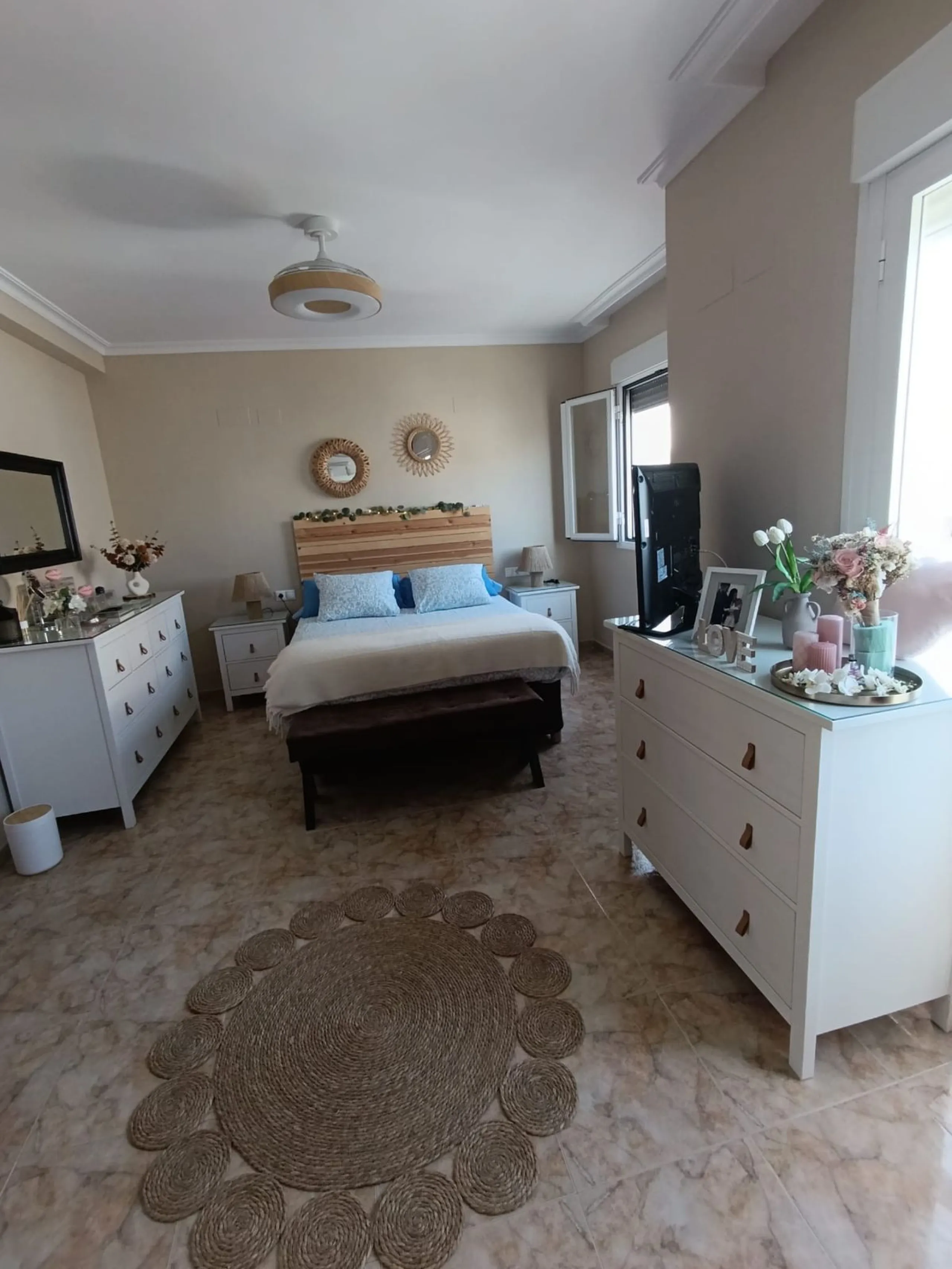 Beautiful townhouse, ideal for those seeking comfort, style, and an unbeatable location..