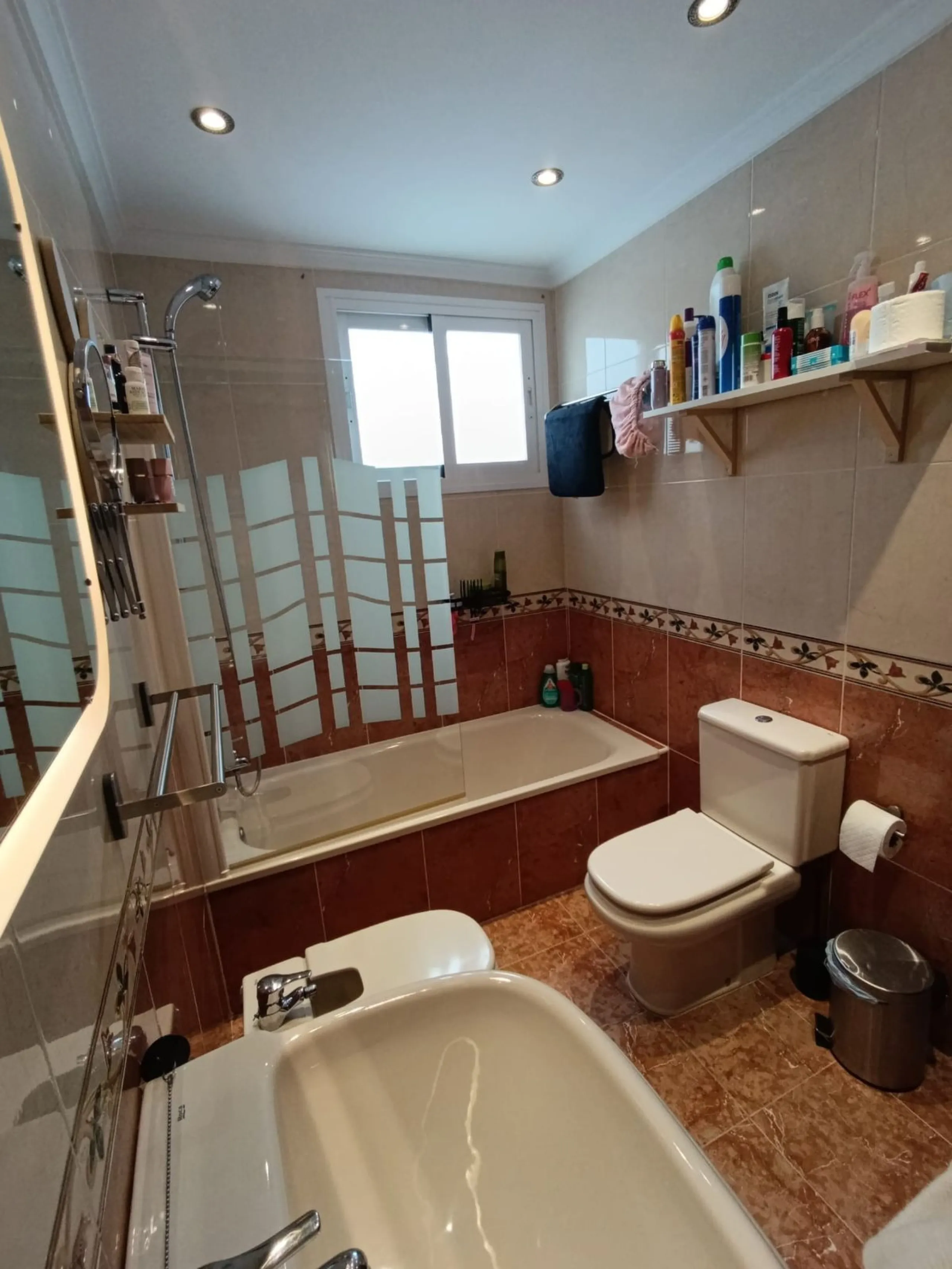Beautiful townhouse, ideal for those seeking comfort, style, and an unbeatable location..