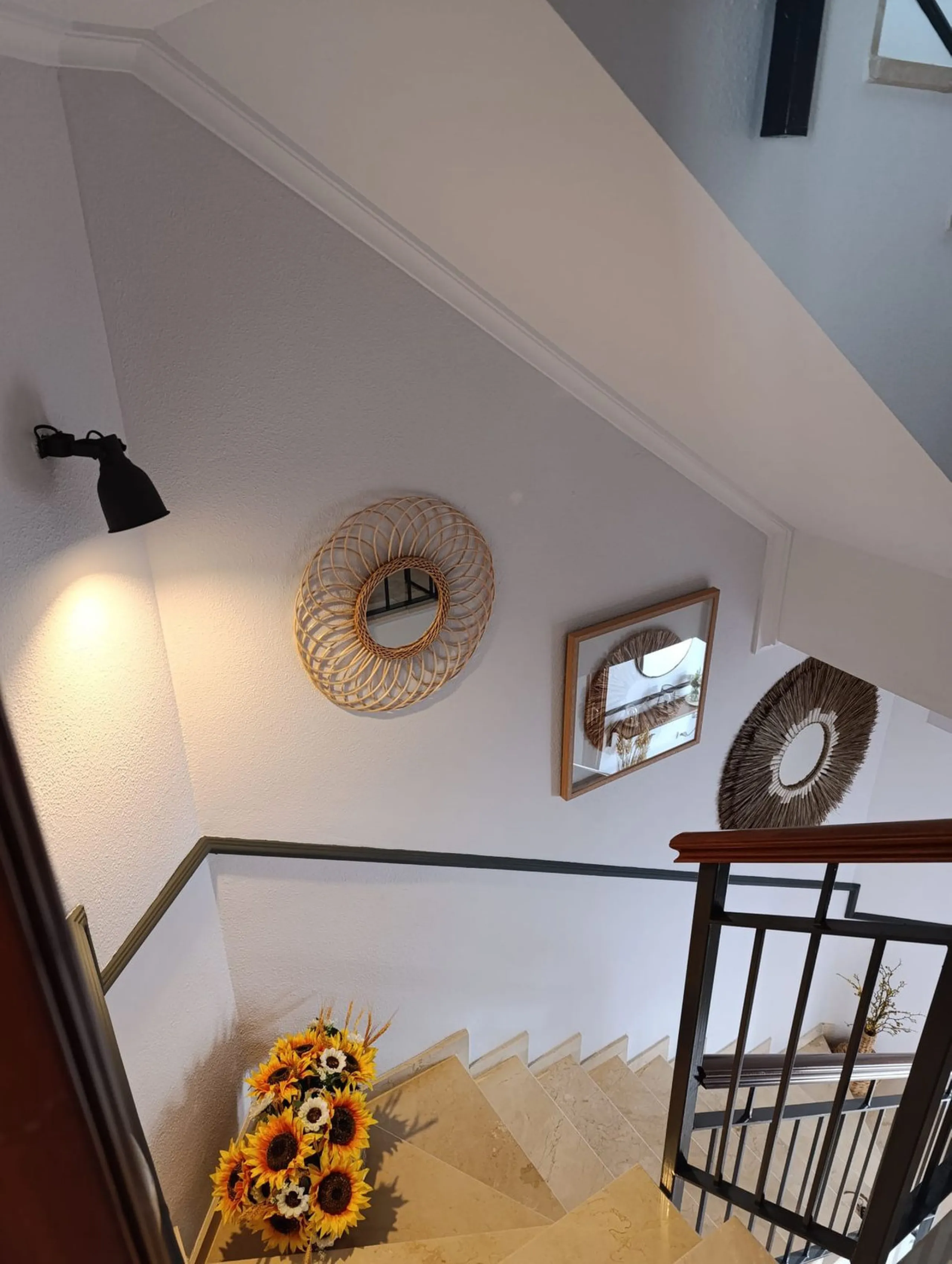 Beautiful townhouse, ideal for those seeking comfort, style, and an unbeatable location..