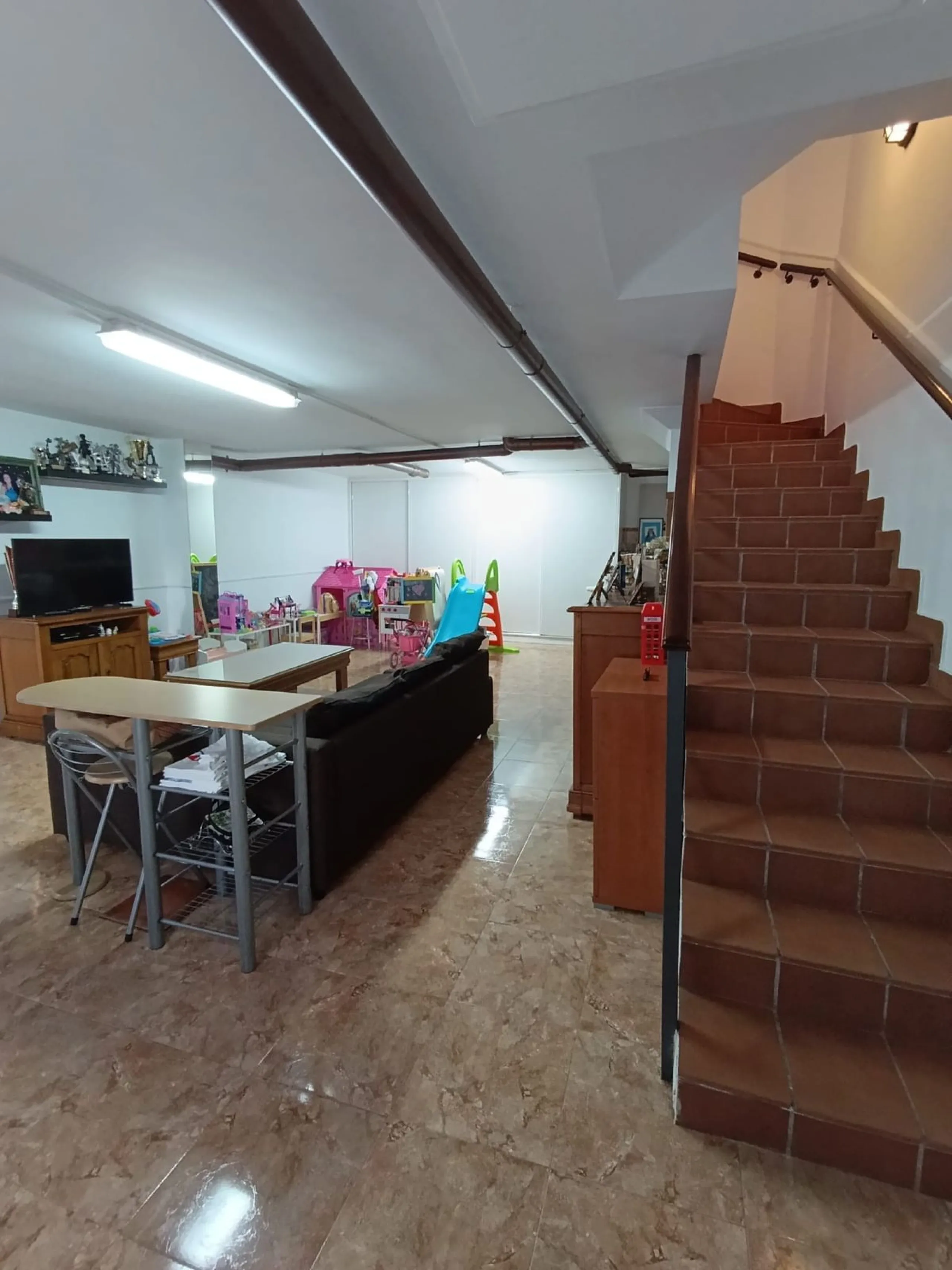 Beautiful townhouse, ideal for those seeking comfort, style, and an unbeatable location..