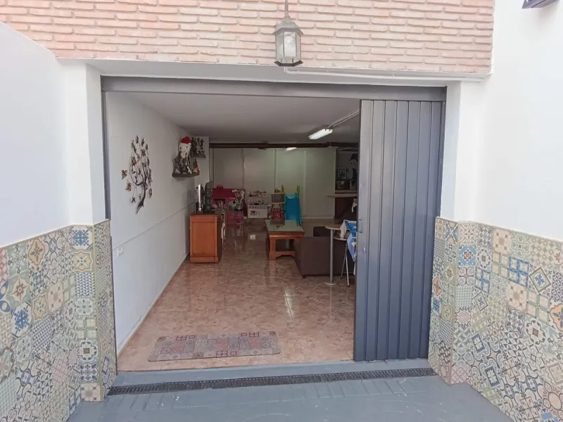 Beautiful townhouse, ideal for those seeking comfort, style, and an unbeatable location..