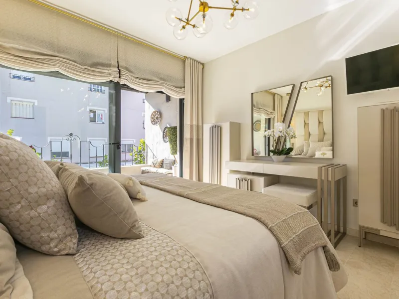 Modern renovated apartment with spectacular terrace in a highly sought-after area of Marbella, 150m from the beach!