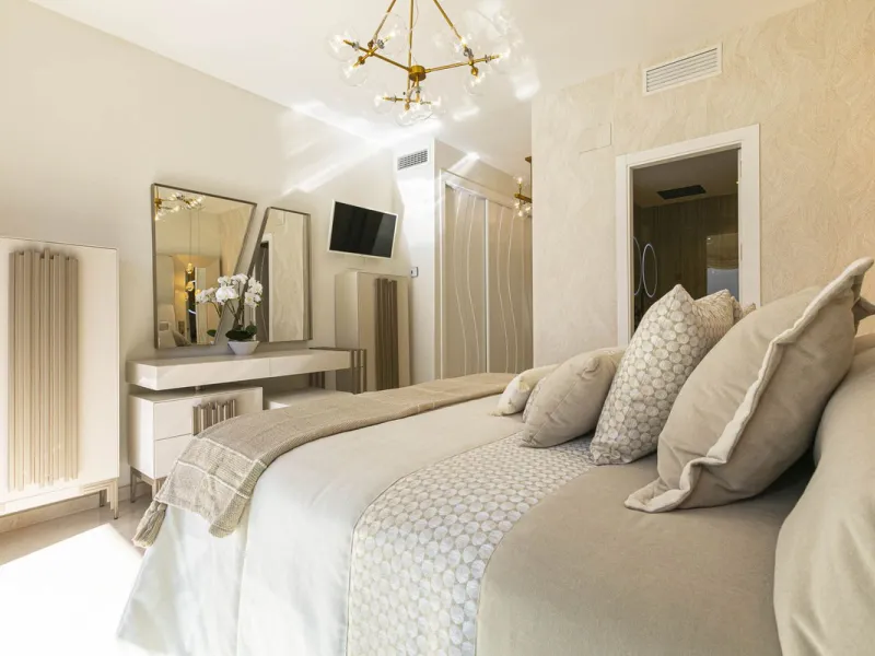 Modern renovated apartment with spectacular terrace in a highly sought-after area of Marbella, 150m from the beach!