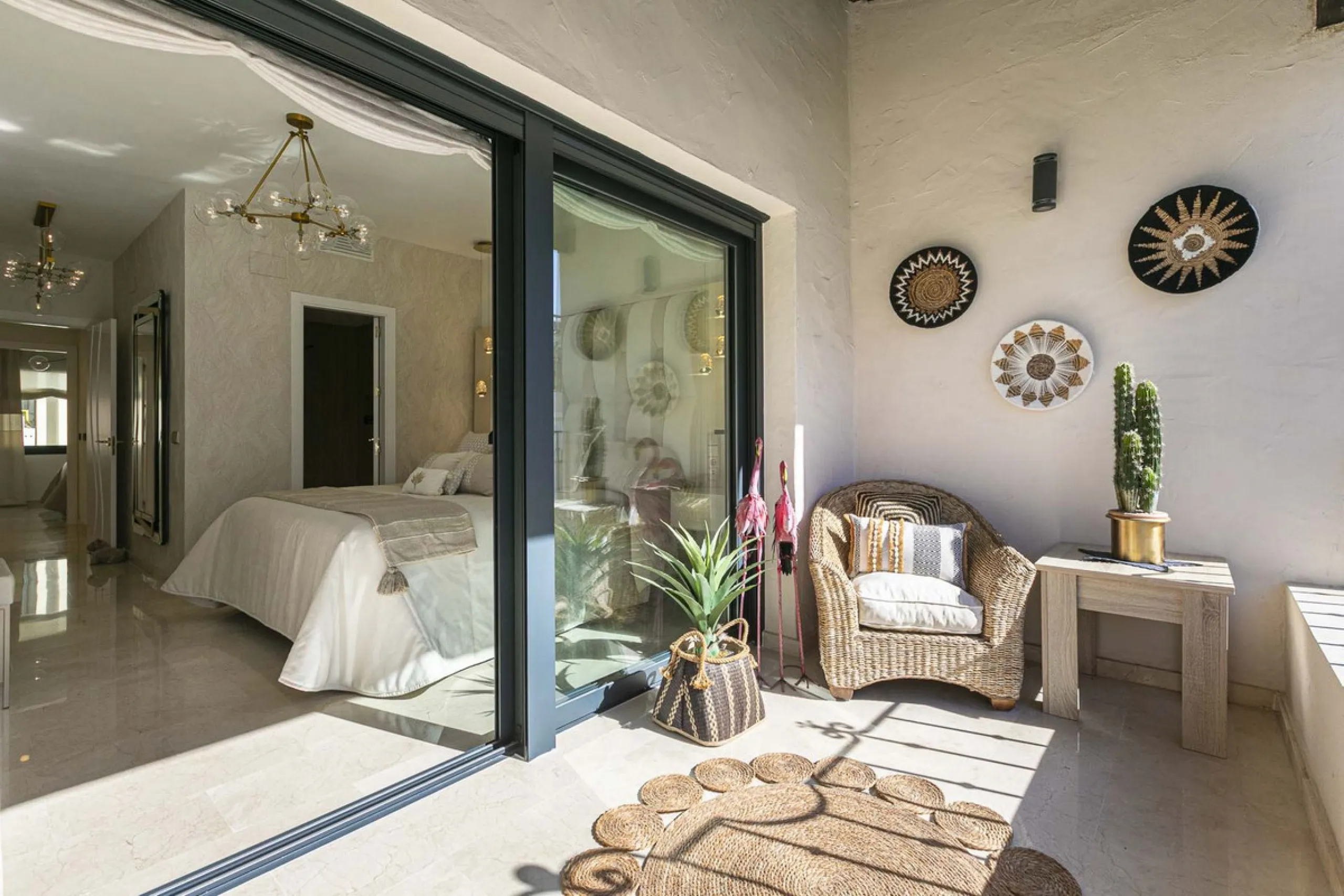 Modern renovated apartment with spectacular terrace in a highly sought-after area of Marbella, 150m from the beach!