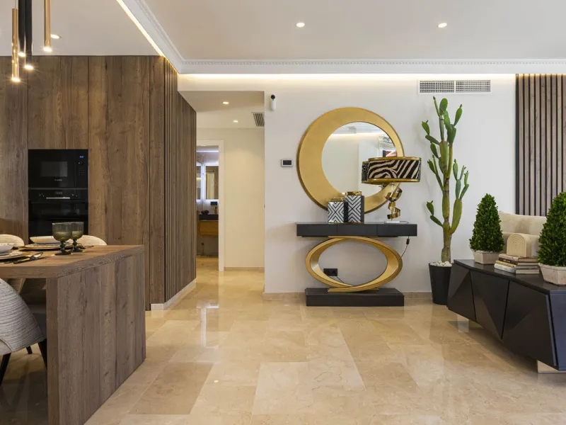 Modern renovated apartment with spectacular terrace in a highly sought-after area of Marbella, 150m from the beach!