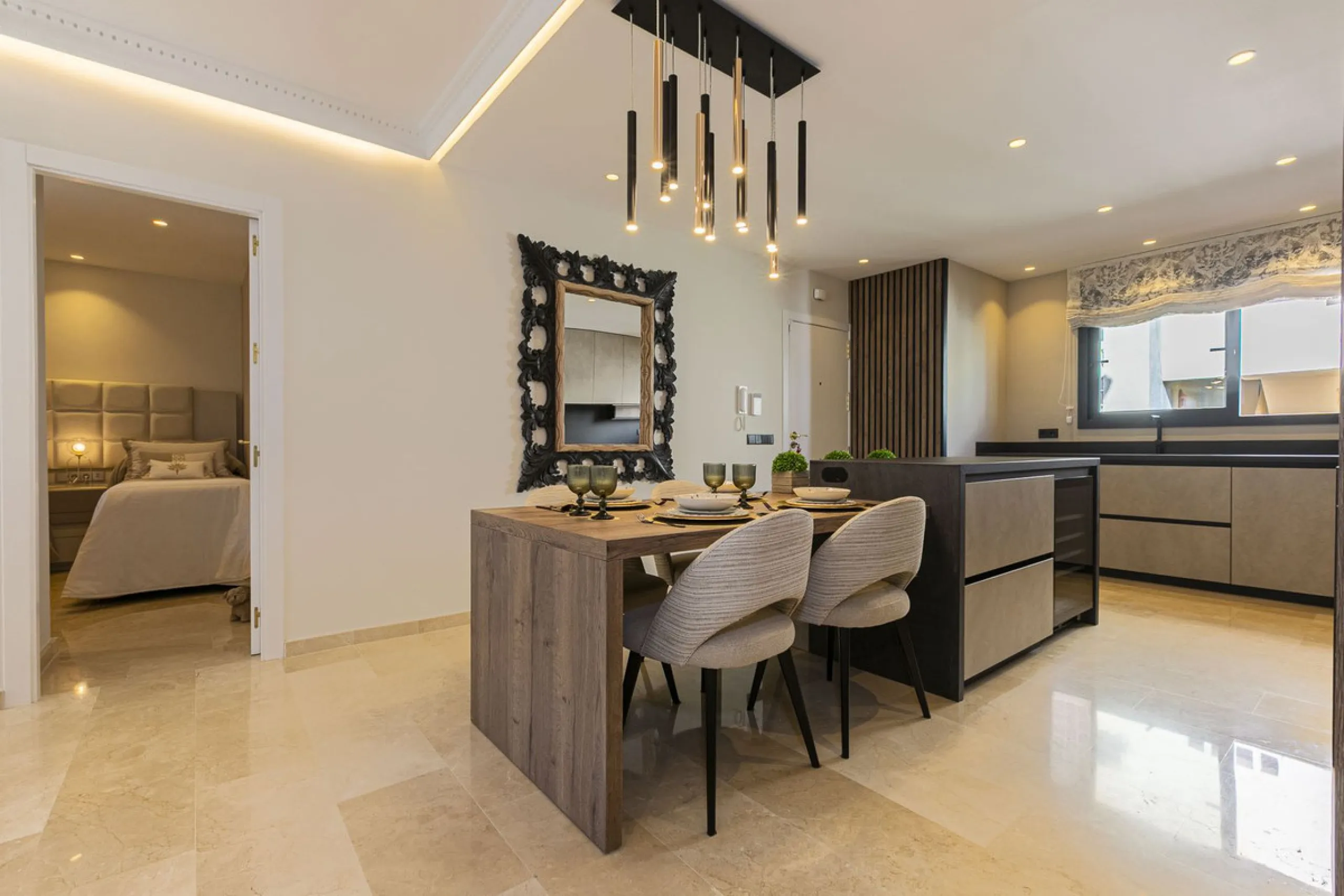 Modern renovated apartment with spectacular terrace in a highly sought-after area of Marbella, 150m from the beach!