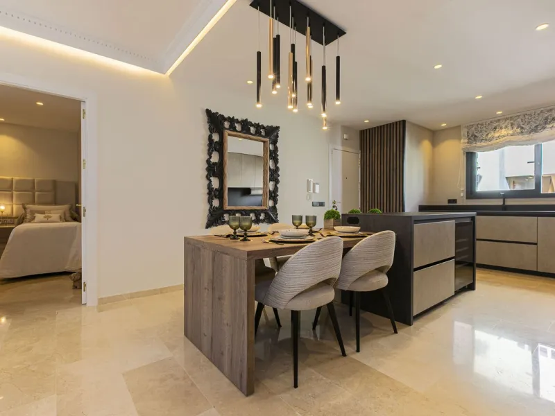 Modern renovated apartment with spectacular terrace in a highly sought-after area of Marbella, 150m from the beach!