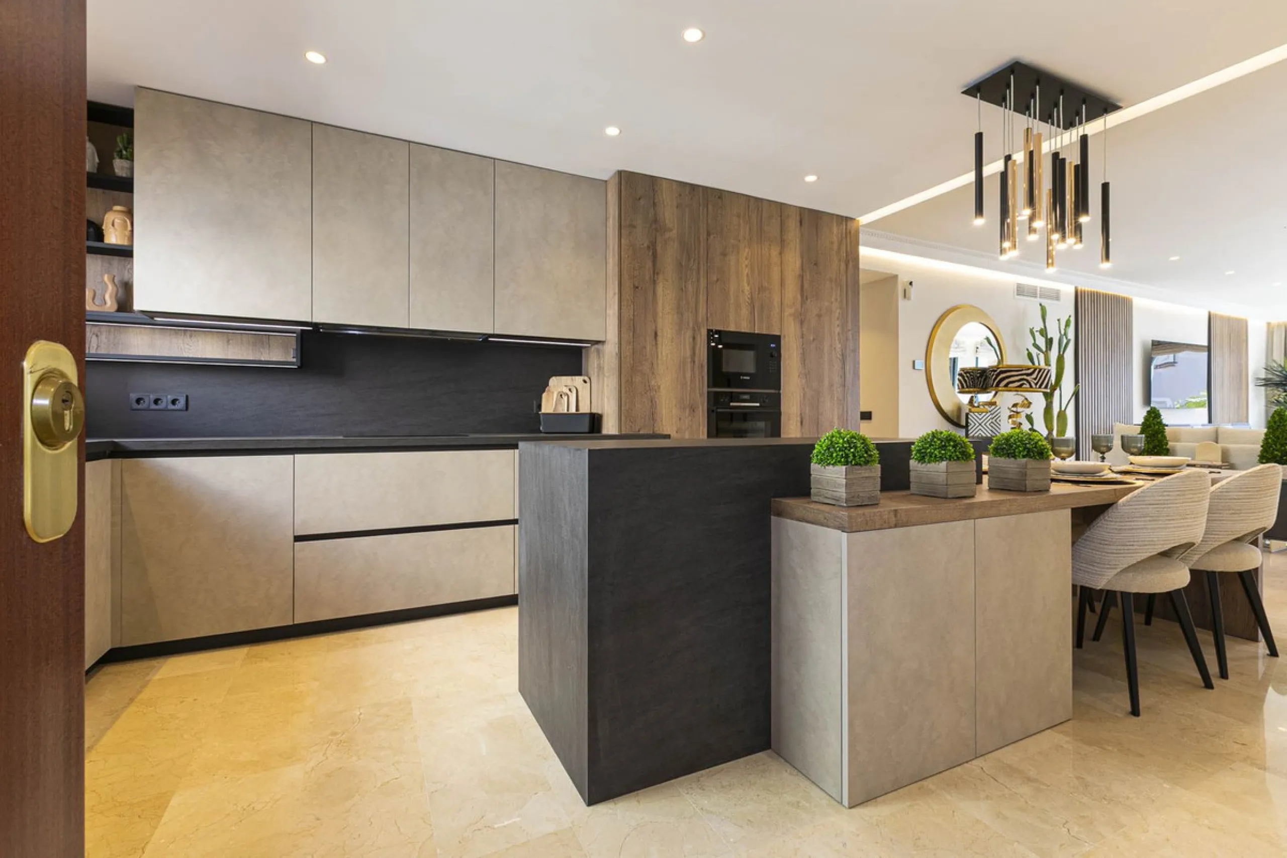 Modern renovated apartment with spectacular terrace in a highly sought-after area of Marbella, 150m from the beach!