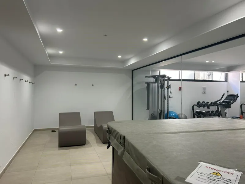 Luxurious apartment in El Campanario Hills, located in a gated community with just 29  units. The property  is near to prestigious golf courses and beaches, with easy access to Marbella and Estepona via the A7.
