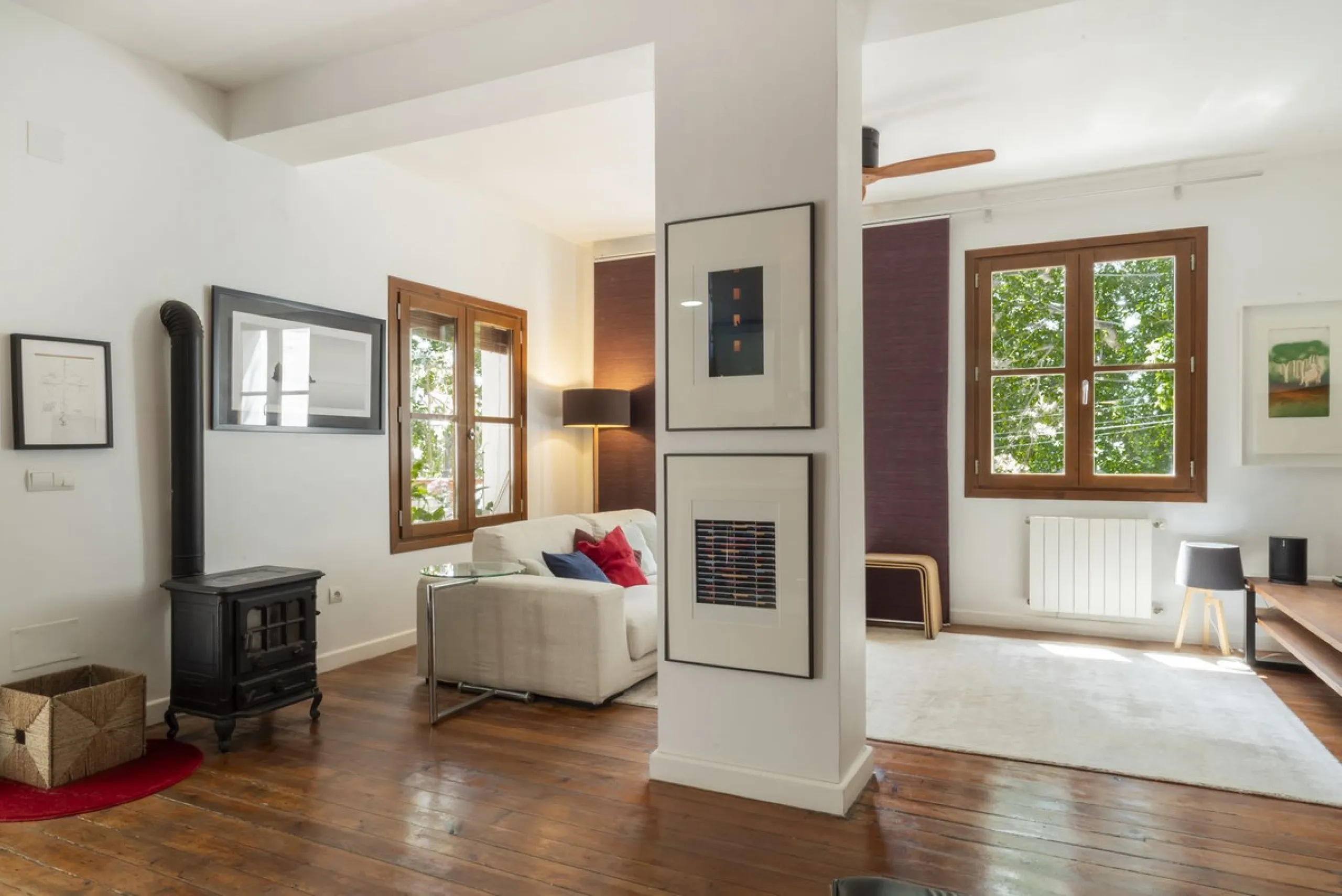 Located in the emblematic Monte de Sancha, this charming villa offers a unique way of living in Malaga from one of its most exclusive and sought-after areas. Just a few steps from the sea, close to the historic centre and surrounded by tranquillity, it is