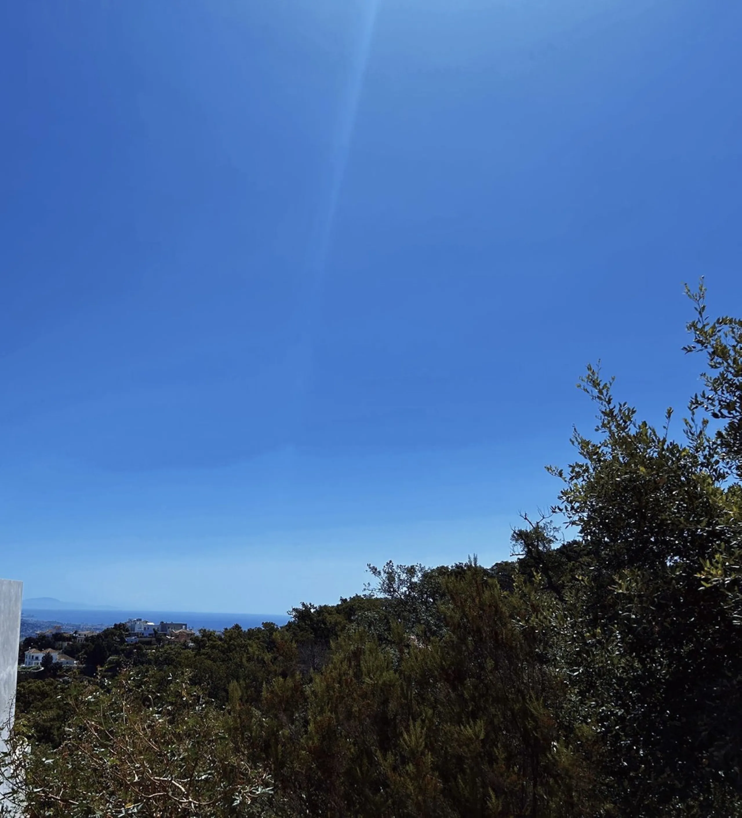 This large plot offers permission for a 471,02 m2 villa.