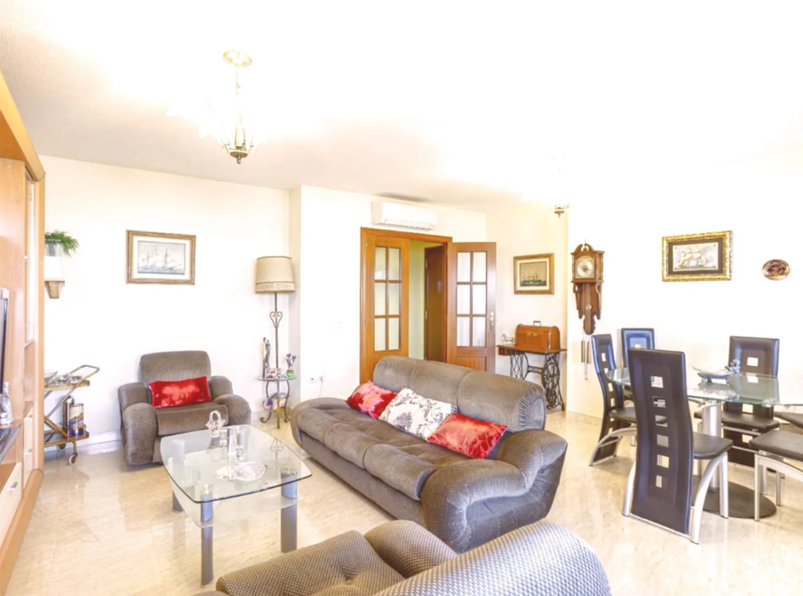 Wonderful apartment located in the Miramar development in Fuengirola.