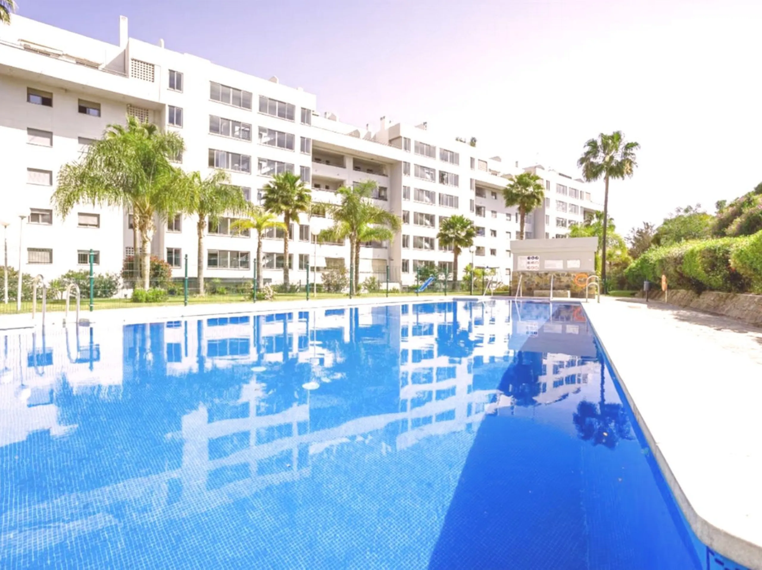 Wonderful apartment located in the Miramar development in Fuengirola.