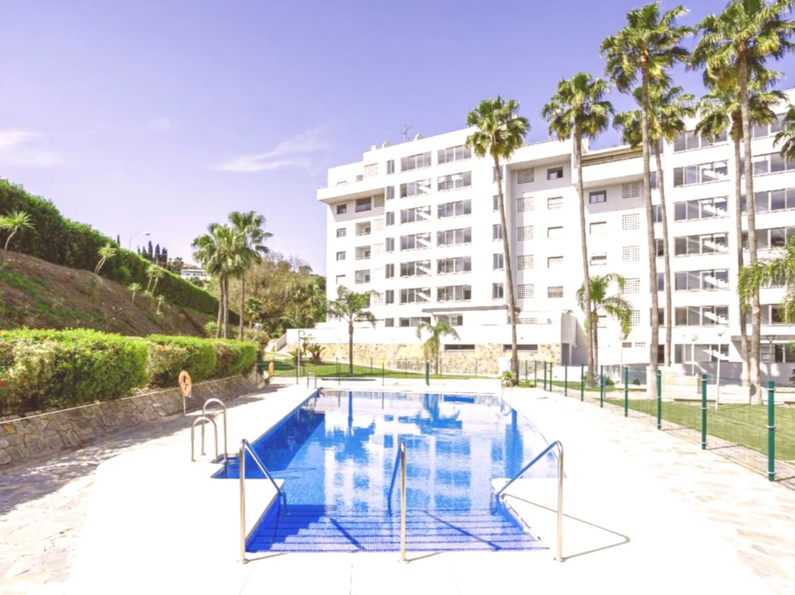 Wonderful apartment located in the Miramar development in Fuengirola.