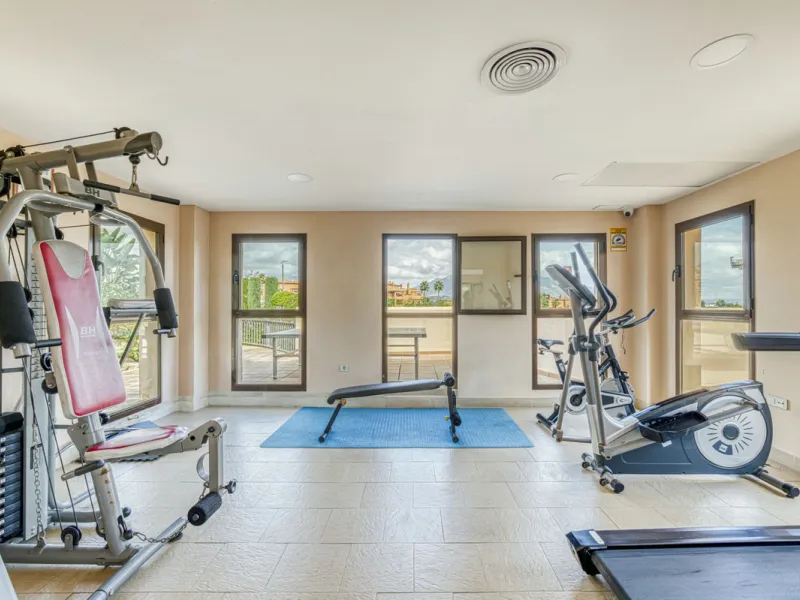 Discover this magnificent elevated ground floor located in the exclusive Las Lomas del Conde Luque urbanization, in the highly sought-after area of Benahavís, a privileged enclave that perfectly combines tranquility, nature, and proximity to all essential