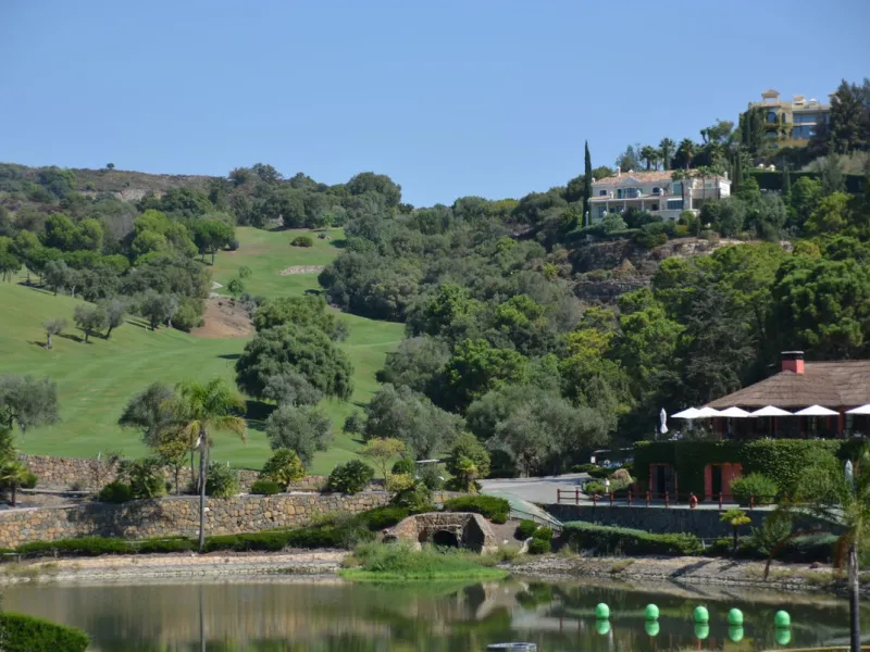 Turn-key luxury villa for sale within the Marbella Club Golf Resort, in a very quiet area surrounded by forest.
