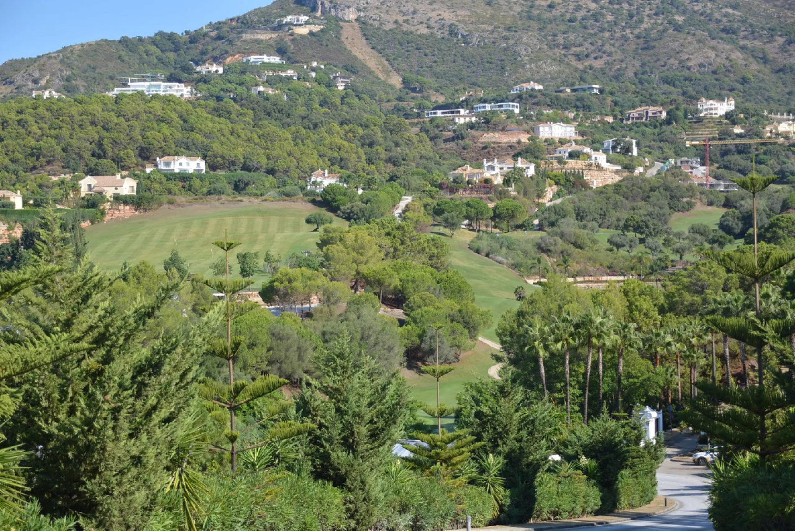 Turn-key luxury villa for sale within the Marbella Club Golf Resort, in a very quiet area surrounded by forest.