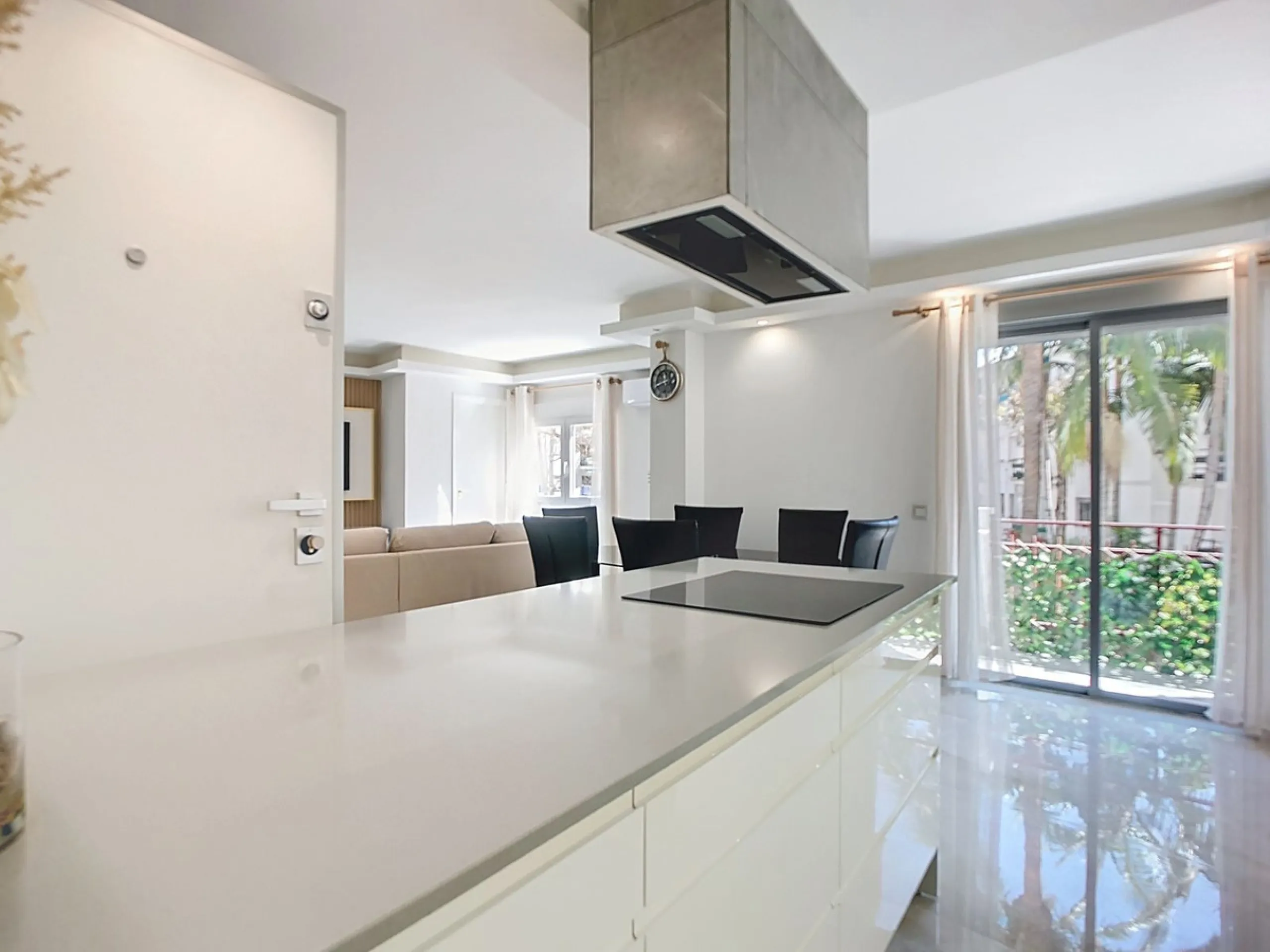 Brand new refurbished flat in the centre of Estepona - 3 bedrooms, 3 bathrooms and tourist license